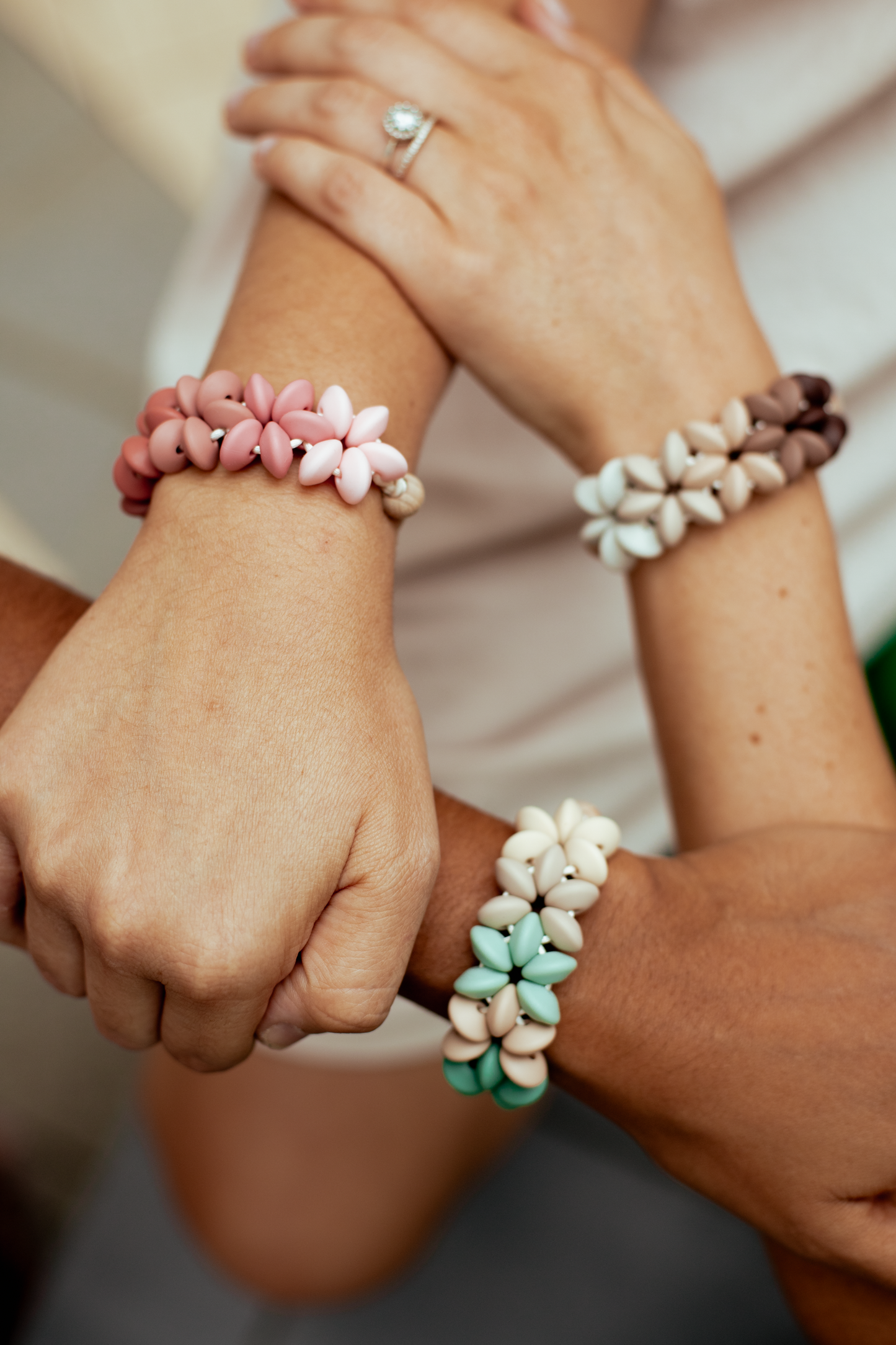 Flower ~ Bracelet d'allaitement, de portage et de dentition